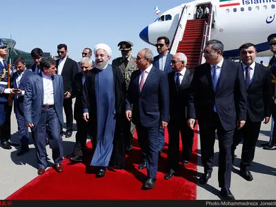 رییس جمهور کشورمان وارد باکو شد +تصاویر