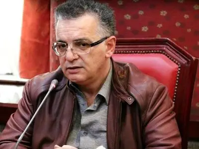 بن بست تراکتور با زنوزی؛ ستاره‌هایی که به دنبال راه فرار هستند