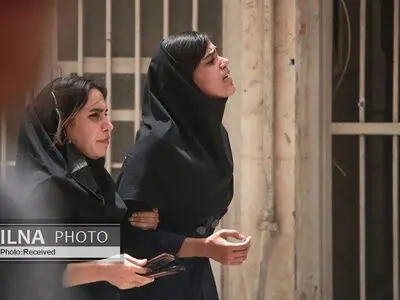  آبادانی‌ها در سوگ قربانیان متروپل سنج و دمام زدند+فیلم 