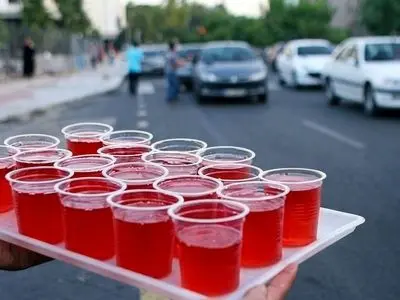 برای ۱۰۰ نفر شربت چند کیلو شکر لازم است؟/ راهنمای کامل برای انواع شربت نذر