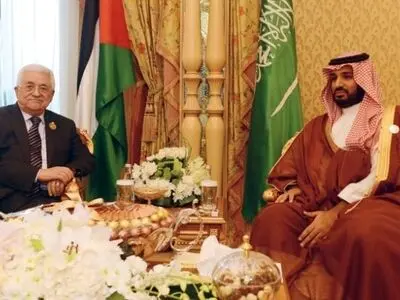 جیروزالیم بوست: بن سلمان عرض 10 ملیارات دولار على عباس للموافقة على صفقة القرن 