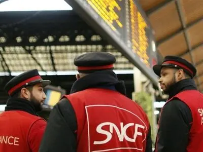 کارگران راه‌آهن فرانسه اعتصاب چندماهه خود را آغاز کردند