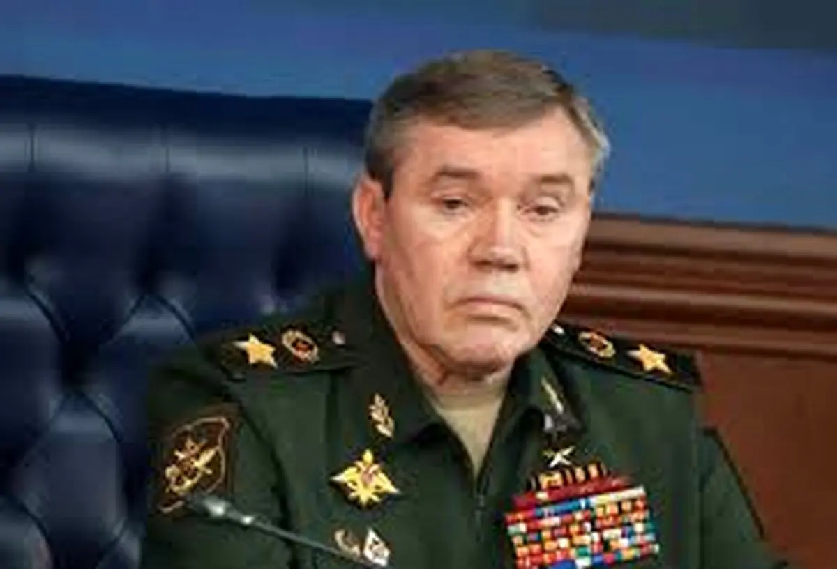 بازرسی رئیس ستاد کل ارتش روسیه از سربازان این کشور در شرق اوکراین