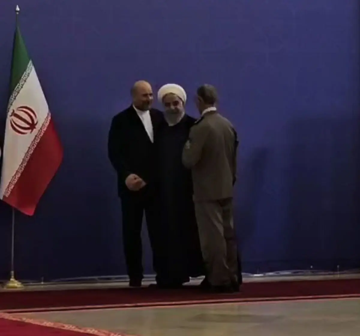 ورود حسن روحانی به صحن مجلس شورای اسلامی
