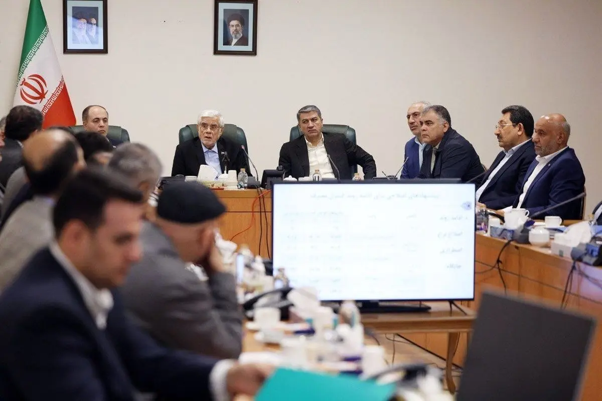 هیچ مسئولی حق اظهارنظر شخصی درباره بنزین ندارد