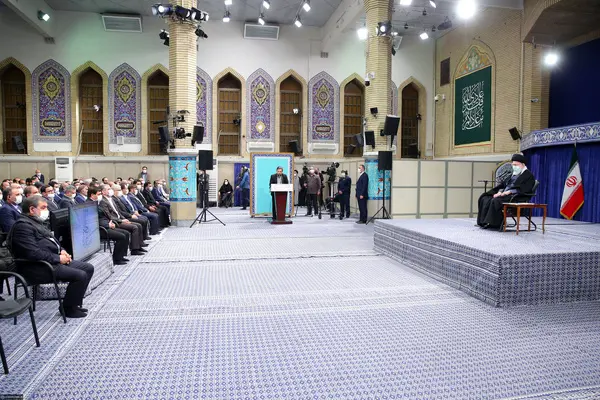 Supreme Leader urges solving manufacturers’ demands with their participation
