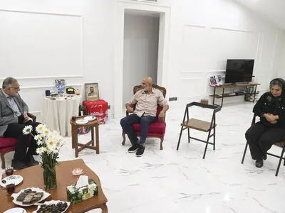 زاکانی به دیدار خانواده شهید ورزشکار رفت