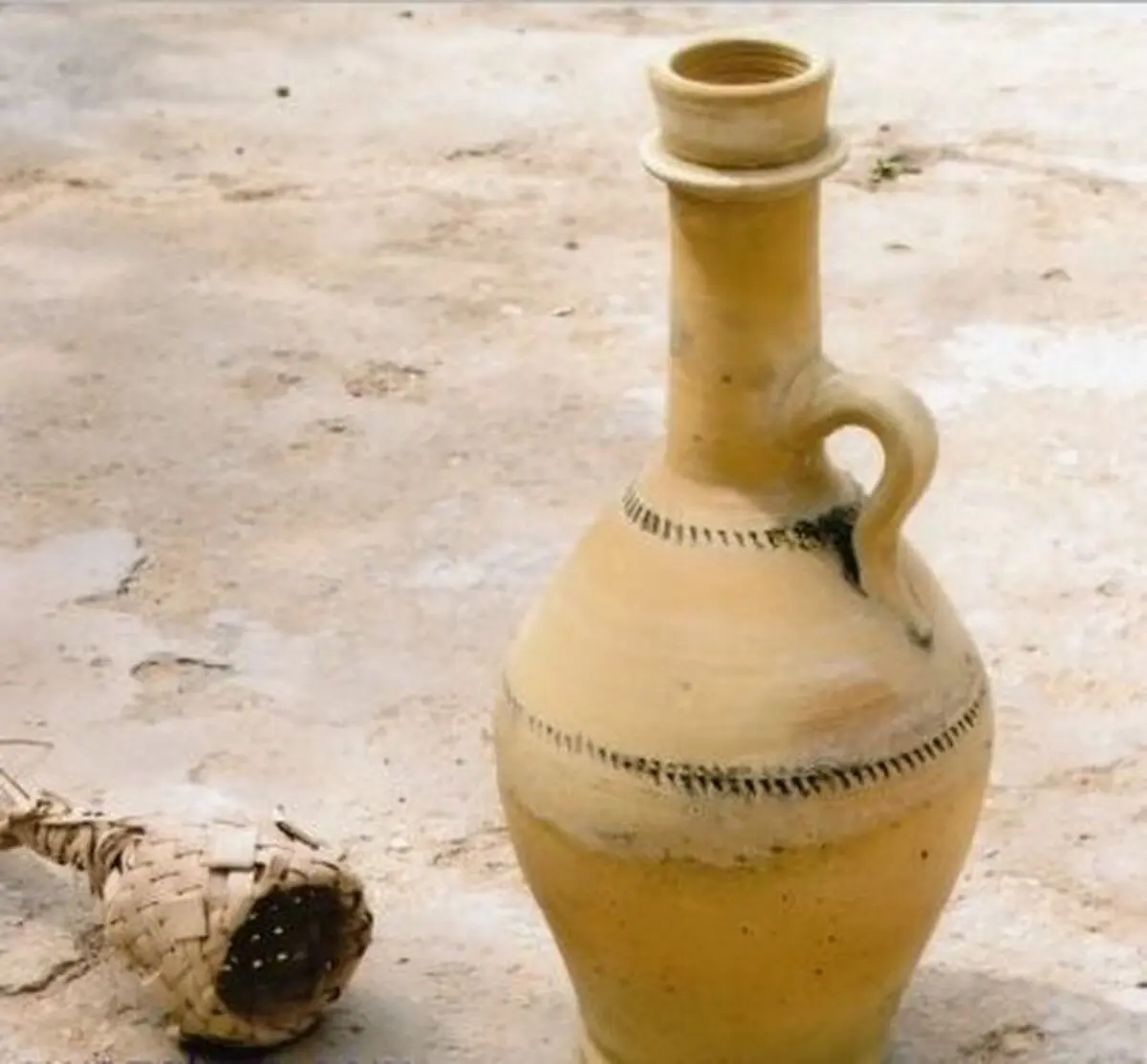 کوزه سفالی مربوط به دوره سلجوقی در نیشابور کشف شد