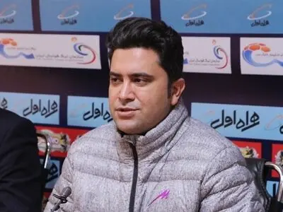 اخباری:از بیانیه های نساجی نگرانیم/ به مربیان جوان فرصت باید داد