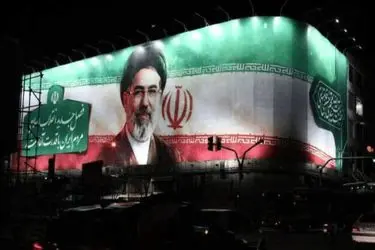 دیوارنگاره جدید میدان ولیعصر رونمایی شد