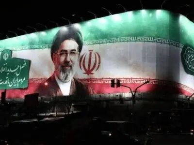 دیوارنگاره جدید میدان ولیعصر رونمایی شد