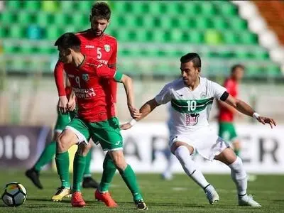 یک ازبکستان علیه ذوب‌آهن