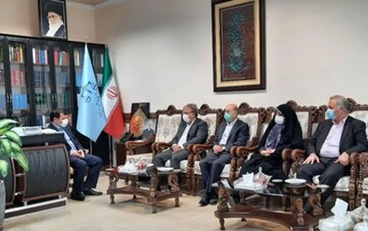 لزوم همکاری و تعامل نزدیک بانک ها با بخش تولید/ لزوم مانع زدایی از مسیر فعالیت واحدهای تولیدی و صنعتی