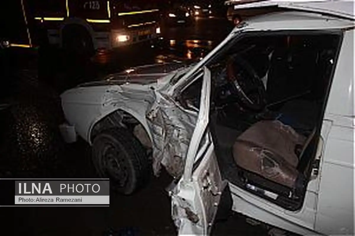 برخورد دو خودرو با یکدیگر حادثه آفرید