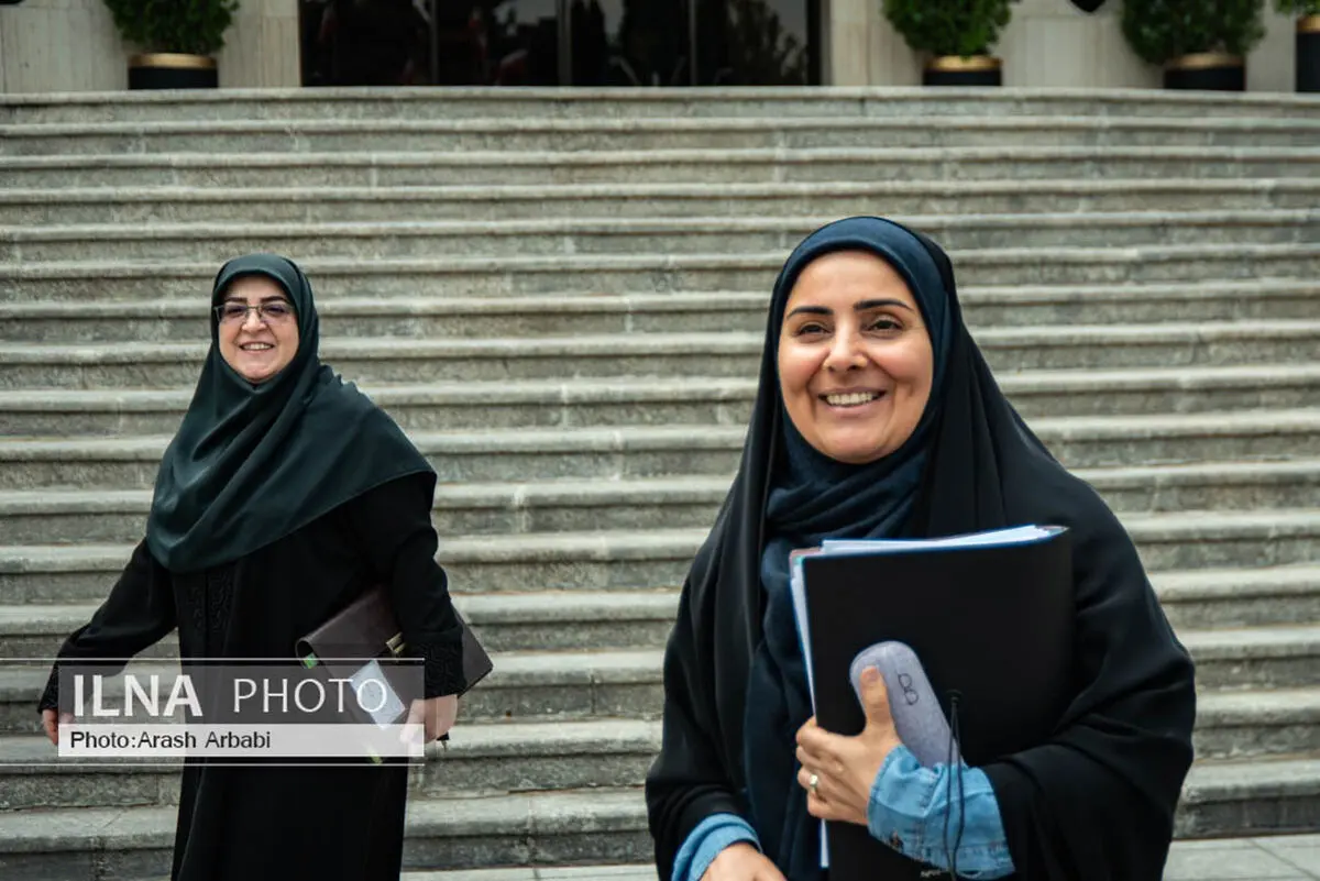 وزيرة الطرق الايرانية تصل إلى باكو