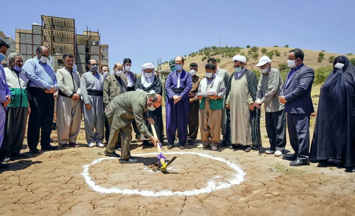  کلنگ احداث مدرسه خیری 15 کلاسه شهرستان جوانرود به زمین زده شد