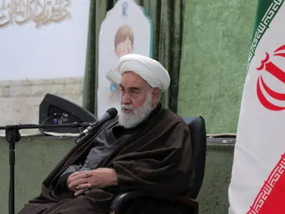 اثاثیه منزل رهبری شهید یک وانت‌بار بیشتر نبود