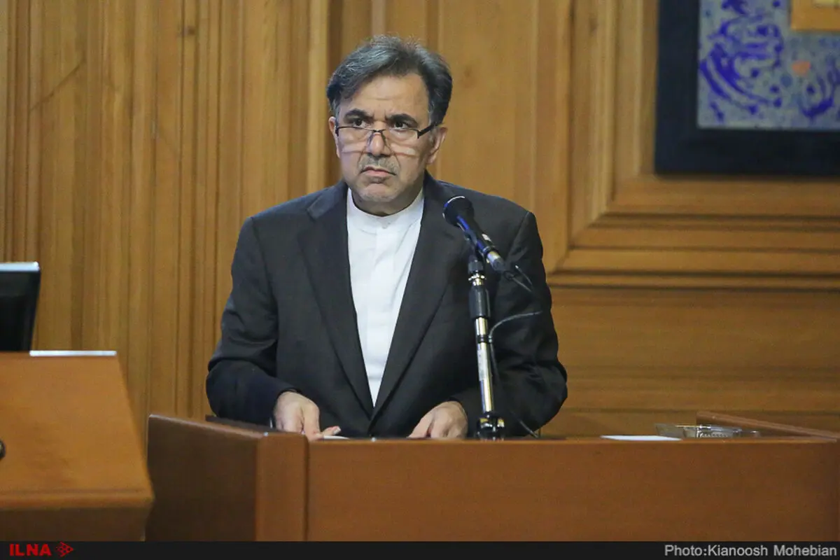 فرد متهم به اعدام می‌خواهد در راه‌آهن سرمایه‌گذاری کند و ما تحت عنوان «وفاق» باید سکوت کنیم