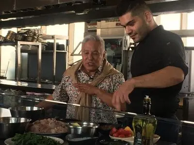 مردم ایران با لبخند دوست دارند به گردشگران کمک کنند/ تنوع قوم‌ها، غذاها، صنایع دستی زیبا و جاده‌ها نقطه قوت ایران برای جذب گردشگر هستند