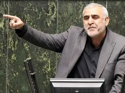 چرا باید یک نفر خود را پشت نظام جمهوری اسلامی پنهان کند و برای براندازی رسما اقدام کند