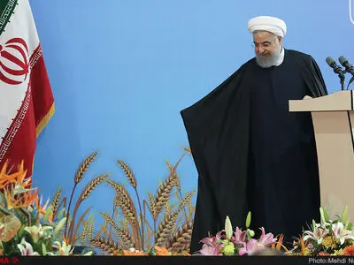 الرئیس روحانی یوعز بالإسراع بإغاثة منکوبی زلزال کرمان