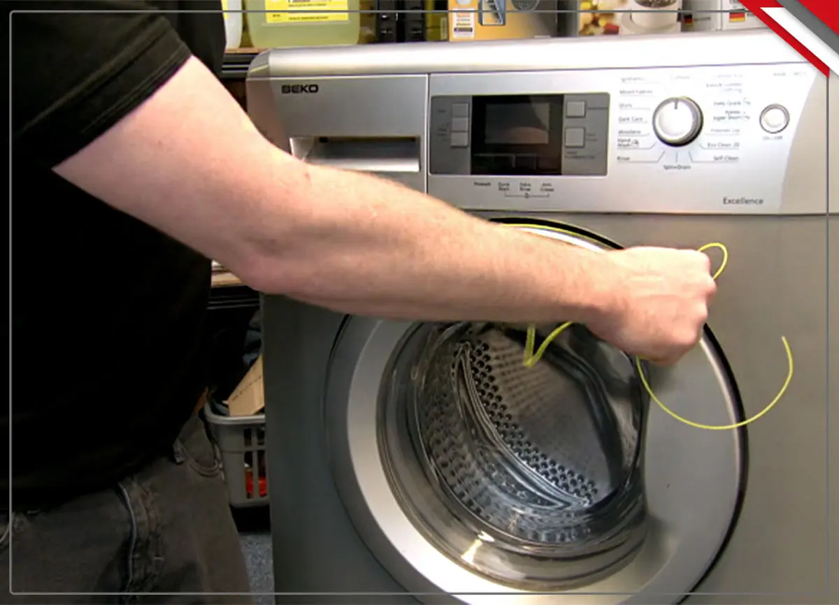 10 علت قفل شدن درب انواع ماشین لباسشویی