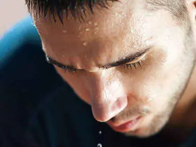 خوراکی‌های طبیعی برای کاهش تعریق 