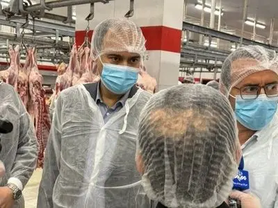 پیگیری تخصیص ارز برای واردات گوشت در بازدید بازرس سازمان بازرسی از مجتمع صنایع غذایی جنوب تهران