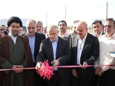 شتاب  توسعه در نظرآباد با افتتاح طرح‌های صنعتی، عمرانی و نیروگاه خورشیدی