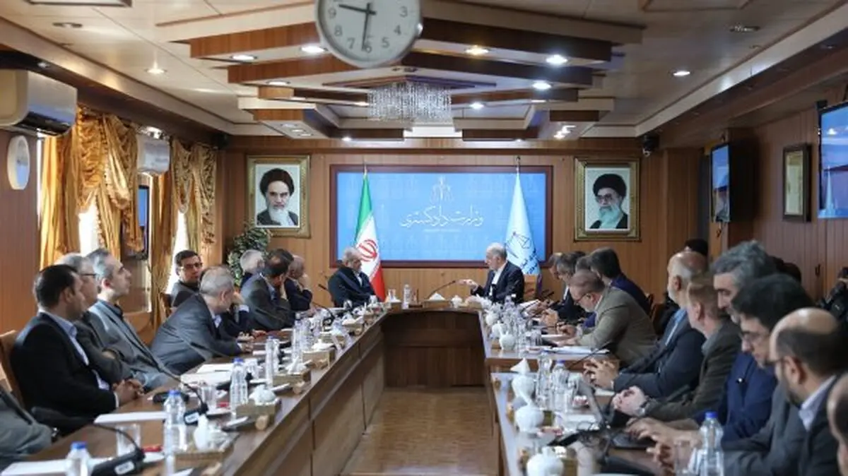بازدید سرزده رئیس‌جمهور پزشکیان از وزارت دادگستری
