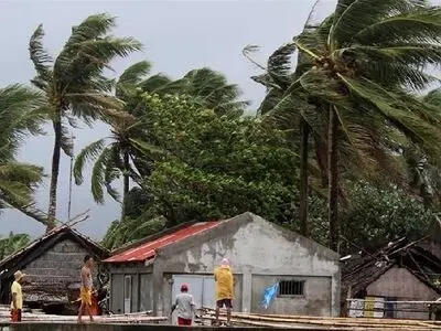 At least 2 dead, hundreds injured as Typhoon hit Taiwan