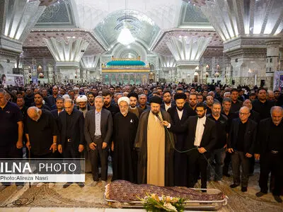 تشییع فرزند محمد علیخانی در حرم امام خمینی (ره) به روایت تصویر