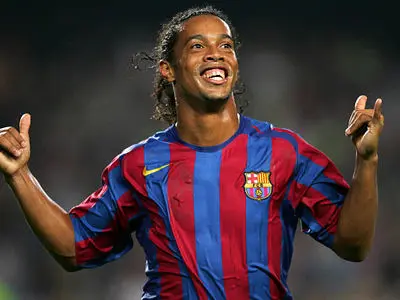 ویدئو: هنرنمایی تماشایی رونالدینیو