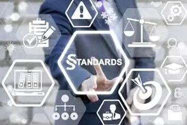 بسته‌های حمایتی جنگ و پساجنگ برای حمایت از واحدهای تولیدی و صنعتی / بازنگری استانداردهای اجباری