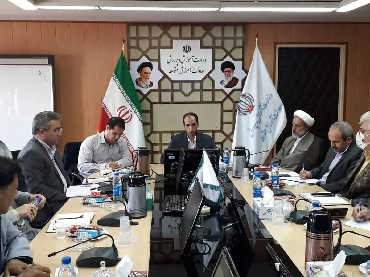 همکاری معاون آموزش متوسطه و دانشگاه فرهنگیان در قالب ۲۵ پیشنهاد/  بازنگری در روش‌ها و محتواهای آموزشی