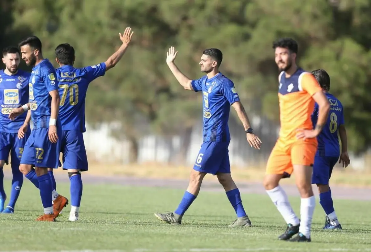 تساوی استقلال مقابل پیکان