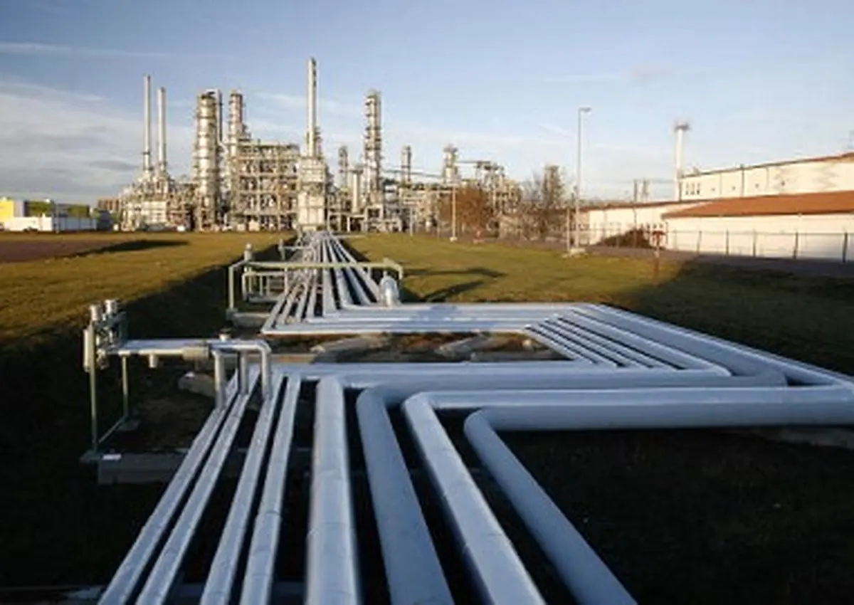 Iraqi army moves to secure planned oil route to Iran
