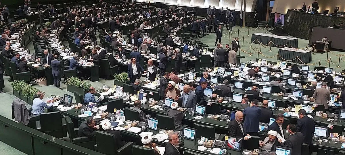 آغاز  رأی گیری در صحن برای کرسی ریاست مجلس