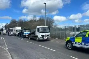 کامیون‌داران ایرلندی علیه افزایش قیمت سوخت اعتصاب کردند