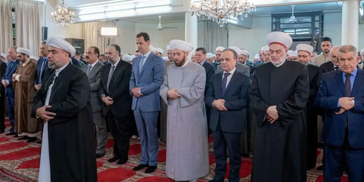 اقامه نماز عید قربان در سوریه توسط «بشار اسد» + عکس