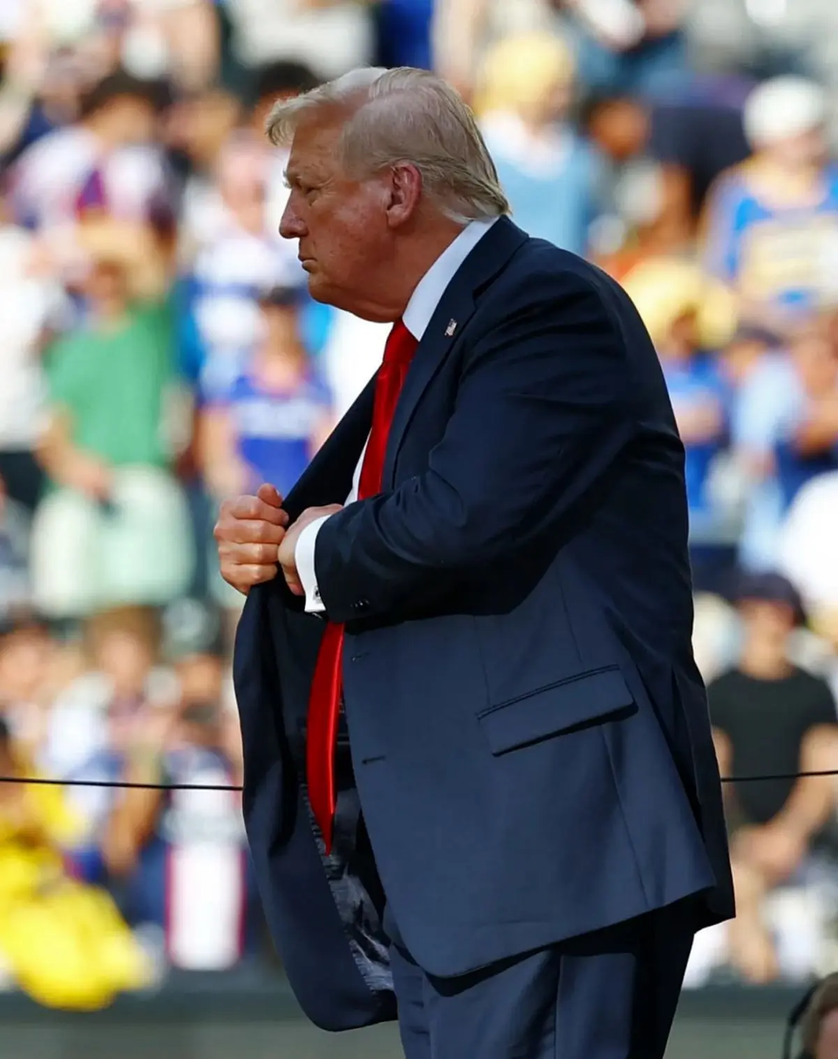 تحقیر تاریخی ترامپ در ورزشگاه! +فیلم