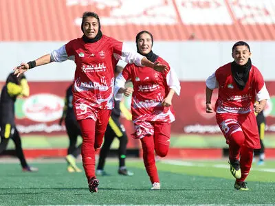 نبرد پرسپولیس و فولاد برای راهیابی به لیگ برتر