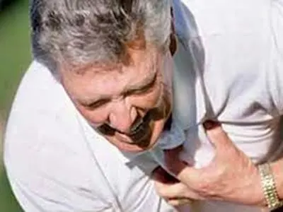 ۴ علامتی که یک ماه قبل از سکته بدن هشدار می‌دهد!