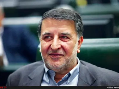 تهیه نامه «درخواست از رهبری» برای بازنگری در قانون اساسی از سوی نمایندگان/ می‌توان مجلس اعظم تشکیل داد/ رئیس‌جمهور بگوید کجاها اختیار می‌خواهد