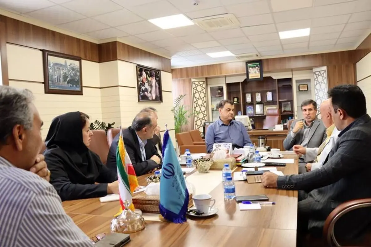 مطالبات درمانی کارگران و بازنشستگان فارس در آستانه سفر وزیر کار بررسی شد