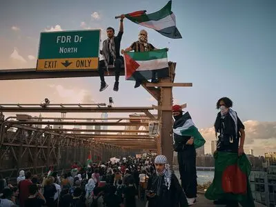 برگزاری تظاهرات حمایت از فلسطین در نیویورک/ پل بروکلین مسدود شد