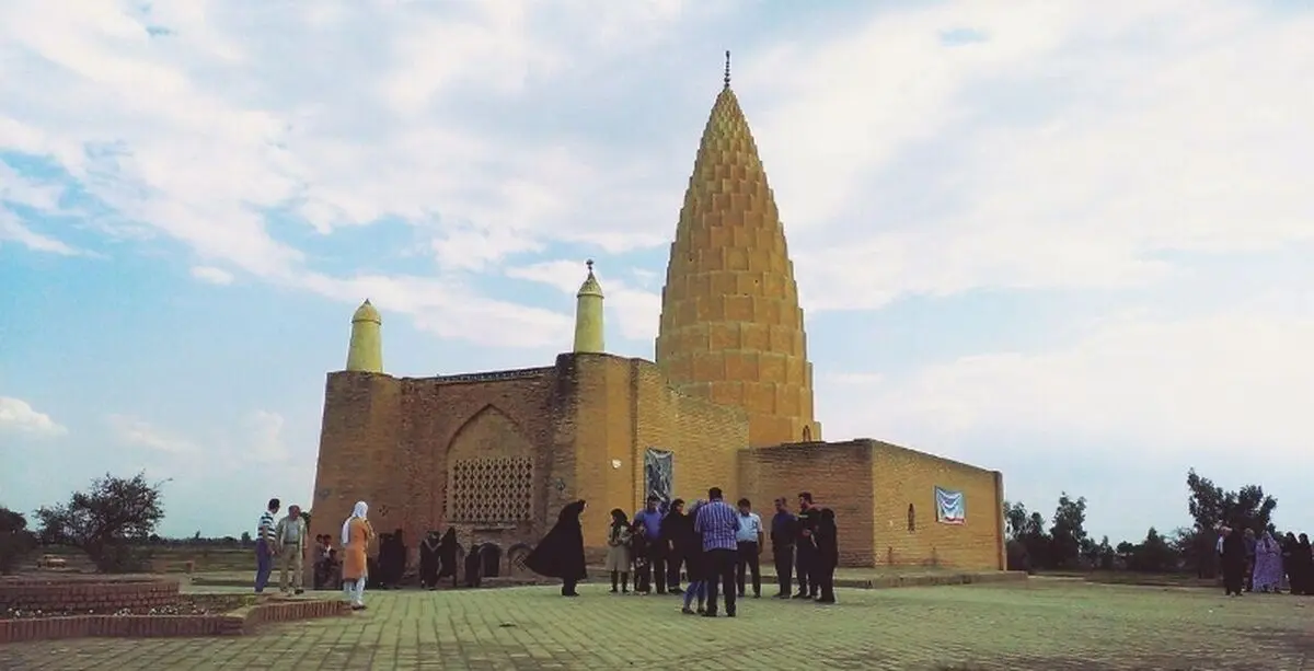 احداث سردر آرامگاه یعقوب لیث صفاری با معماری ساسانی/ گلکاری ۲ هکتاری فضای سبز محوطه