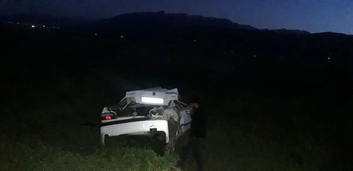 امداد رسانی به ۵ حادثه دیده بر اثر واژگونی پژو پارس در محور بلداجی به بروجن