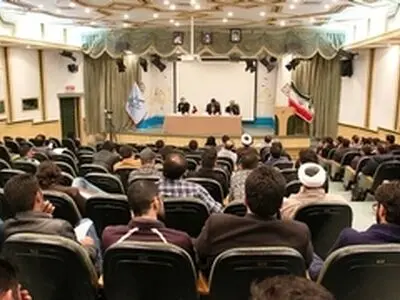 تصاویر مناظره الیاس حضرتی و عباس سلیمی‌نمین در دانشگاه مفید قم