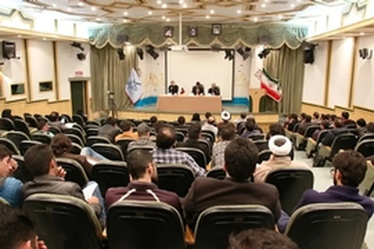 تصاویر مناظره الیاس حضرتی و عباس سلیمی‌نمین در دانشگاه مفید قم